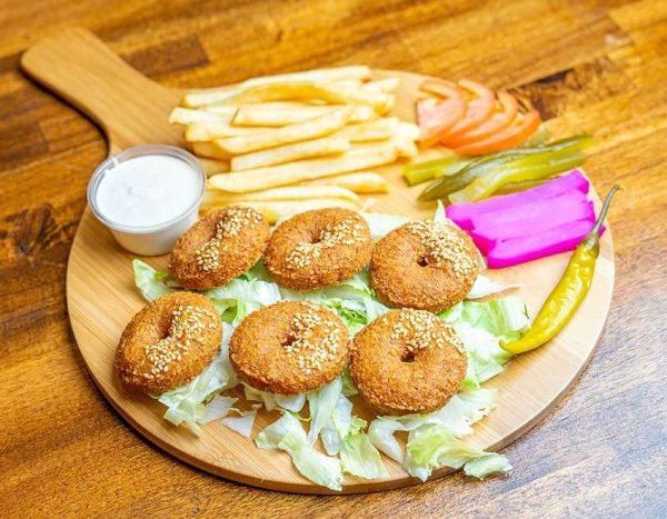 Falafel (6 pcs with Salad)