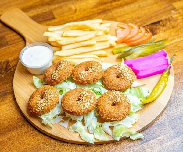 Falafel (6 pcs with Salad)